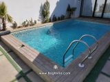 استخر مدرن و چوب